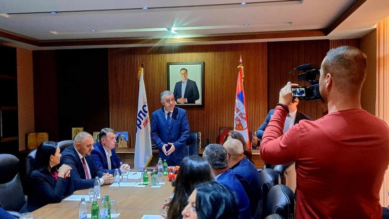 Zlatan Elek, zgjidhet kryetar i Listës Serbe