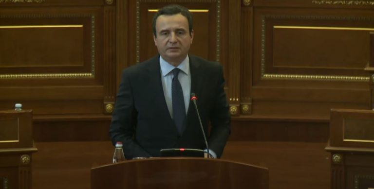 Kurti kritika opozitës pasi s’po voton marrëveshjet ndërkombëtare: Humbin qytetarët