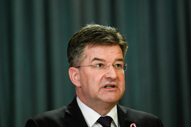 Përfundon takimi një orësh i opozitës më Lajçakun