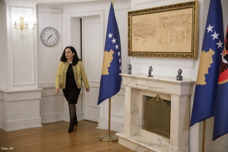 Osmani sot viziton disa institucione: Në mbrëmje do të mblidhemi e gjithë familja