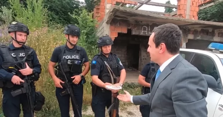 Javën e ardhshme, Kurti i pret në takim Njësinë Speciale