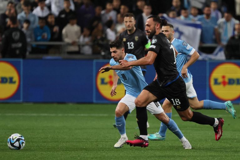 Ka filluar ndeshja ndërmjet Kombëtares së Kosovës dhe Izraelit