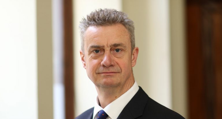 Jonathan Hargreaves, zgjidhet ambasador i Britanisë në Kosovë