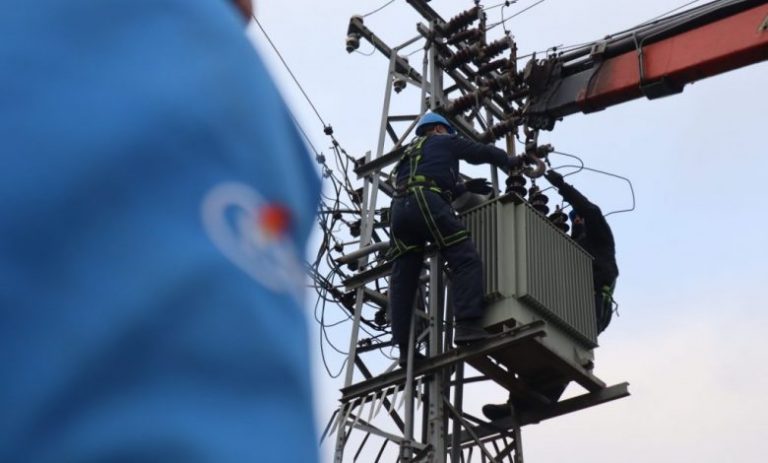 Problemi me energji elektrike, KEDS-i angazhon 1000 punëtorë për natën e Vitit të Ri