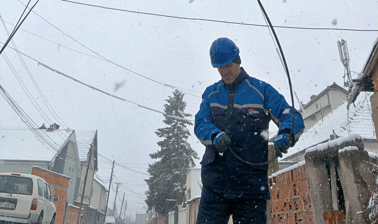 Erërat dhe reshjet shkaktojnë dëme në rrjetin elektrik, rajoni i Prizrenit është njëri ndër më të prekurit