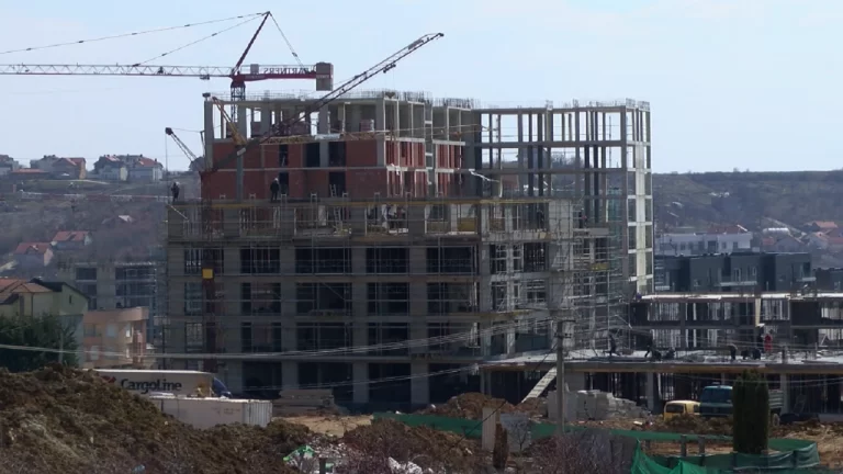 Ndërtimtarët mbretërit e investimeve në Kosovë për vitin 2022
