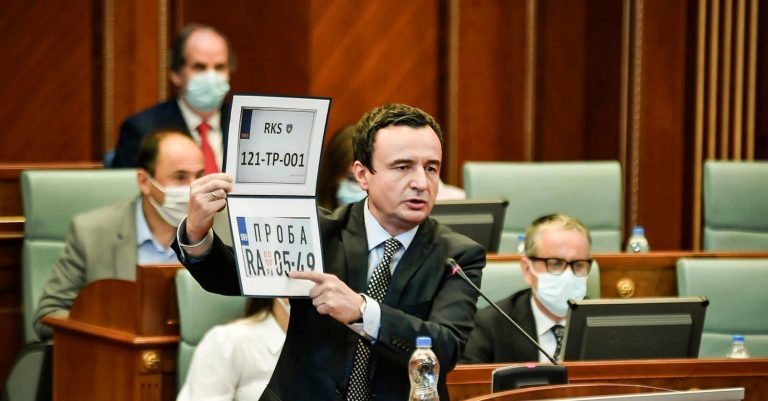 VV: Këmbëngulja jonë e detyroi Serbinë të zmbrapset e t’i pranoj targat RKS