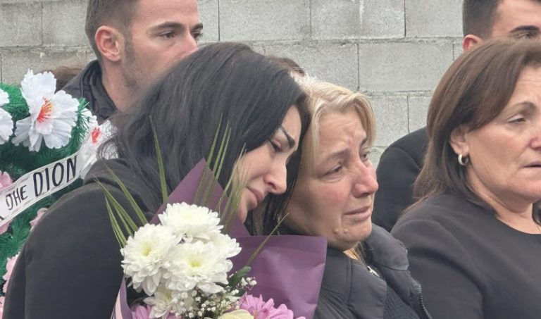 Rivarrimi i Liridona Ademajt nëpërmjet fotografive