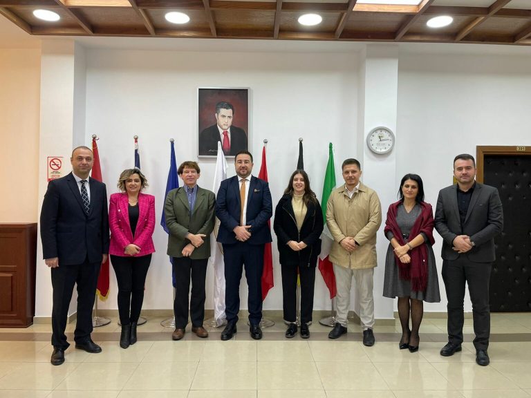 Rektori Alishani priti në takim ekspertë të angazhuar nga Banka Evropiane për Investime, për vlerësimin e nevojave të universiteteve
