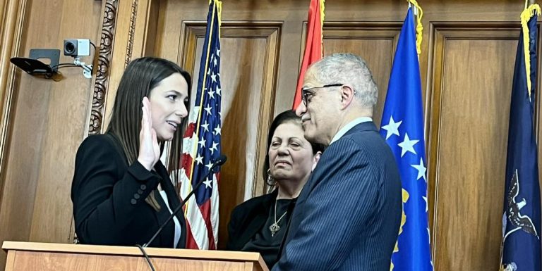 Shqiptarja, Edit Shkreli, betohet si gjyqtare në Nju Jork