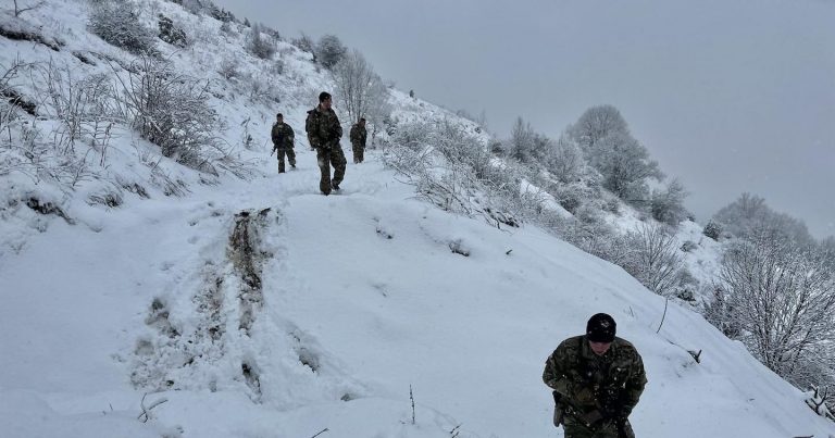 KFOR tregon si ushtarët amerikanë po patrullojnë për siguri afër Leposaviqit