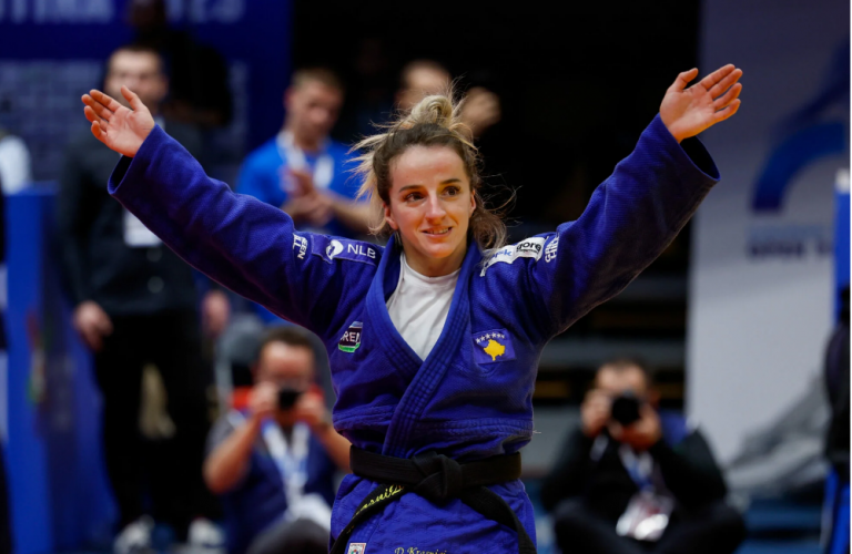 Distria fiton me uazari