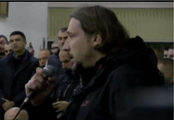 Deputeti i VV-së publikon një video nga një tubim i Vuçiqit më njërin nga serbët e përfshirë në rastin Banjska