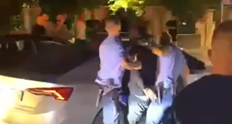 Prizrenasi i dehur ia thyen hundën policit që shkoi të intervenojë në rast