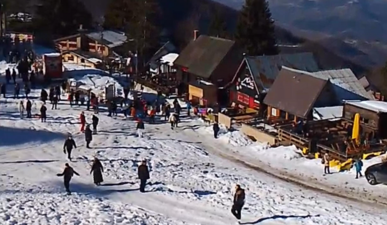 E shtunë me mot stabil, Brezovica mbushet me vizitorë