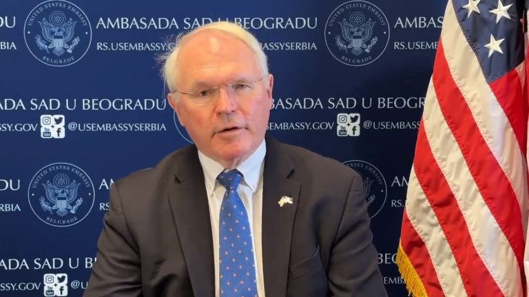 Hill: Vëzhguesit ndërkombëtarë zbuluan një sërë mangësish në zgjedhjet në Serbi