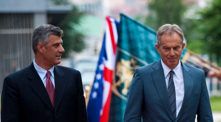 Tony Blair u këshillua të punonte me UÇK-në, por druhej se po shihej i afërt me ta