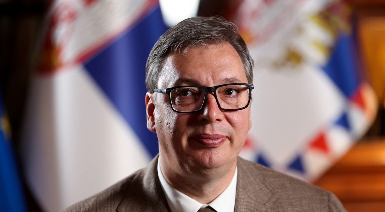 Vuçiq i mohon akuzat se kishte lidhje me “snajperët e fundjavës” në Sarajevë