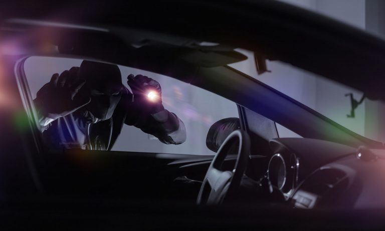 Hajnat ia vjedhin veturën prizrenasit para shtëpisë, i kishte lënë qasat brenda