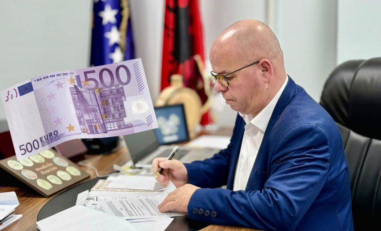 Smajl Latifi mbanë premtimin, 500 euro për çdo lindje nga komuna e Rahovecit