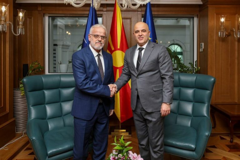 Talat Xhaferi merr detyrën e kryeministrit teknik të Maqedonisë së Veriut
