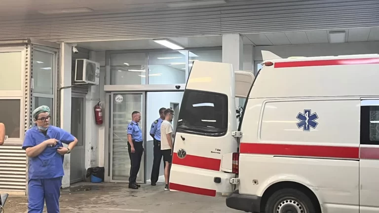 ShefI i Klinikës Intensive në QKUK: 25-vjeçari i lënduar nga fishekzjarret në Prizren është në gjendje kritike