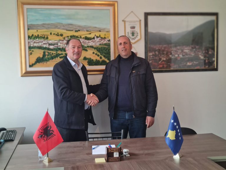 Bëhet pranim-dorëzimi i detyrës së kryetarit të Bashkësisë Lokale në Zhur