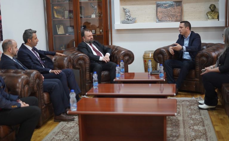 Nënkryetari Gashi, priti në takim drejtorin gjeneral të Fondacionit Maarif, Mehmet Nedim Aslan