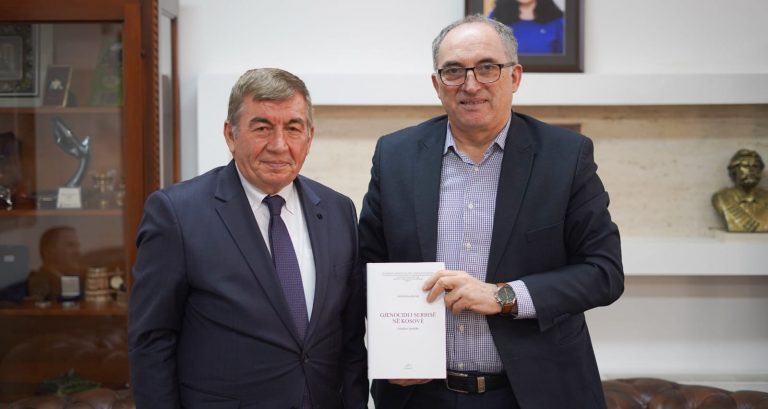 Kryetari Totaj priti në takim prof. dr. Arsim Bajramin