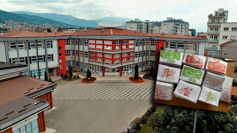 Nxënësit e shkollës “Emin Duraku” i dhurojnë 1051 euro të holla shoqatës “ Down Syndrome Kosova” përmes blerjes së kartolinave