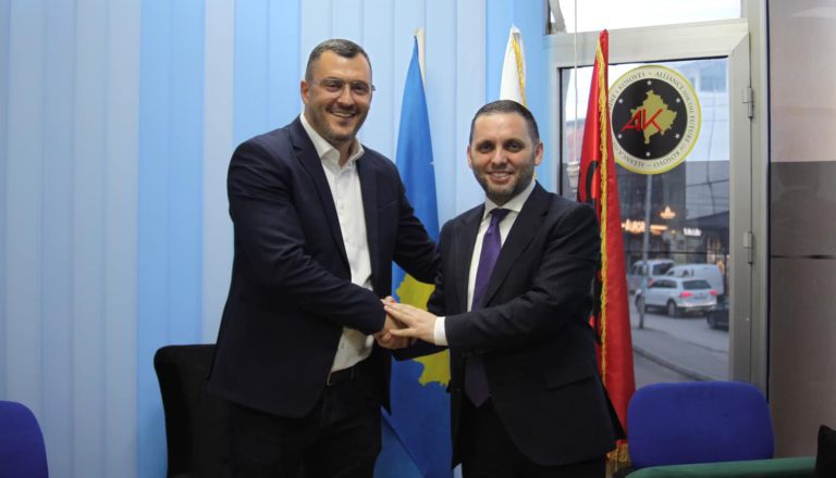 Degën e AAK-së në Prizren sot ka vizituar kreu i Partisë Konservatore, Abdullah Klinaku