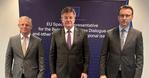 Bruksel/ Tri orë që kur filloi takimi prapa dyerve të mbyllura