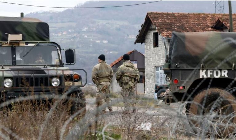 KFOR-i ekzaminon zollat e gjetura në Banjskë: Po sigurojmë zonën