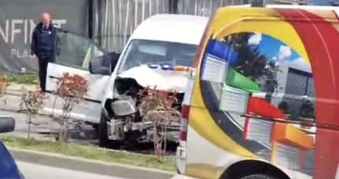 Aksident mes tri veturave në Prizren, lëndohen disa persona