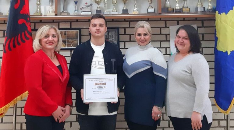 Nxënësi i shkollës “Hysen Rexhepi”, Dion Tola, zë vendin e tretë në garën republikane të fizikës