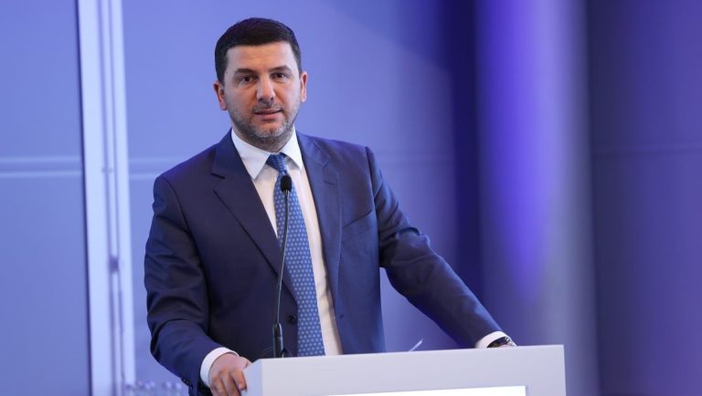 Memli Krasniqi nga Belgjika kritikon Qeverinë Kurti për prishjen e raporteve me aleatët ndërkombëtarë