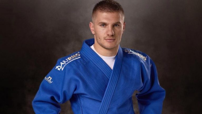 Akil Gjakova s’ia del të rrëmbejë të bronztën, mbetet pa medalje në Lojërat Olimpike