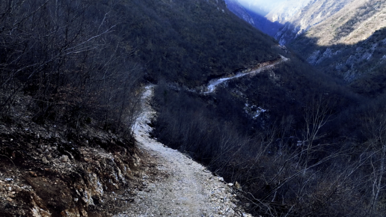 Hapja e rrugës në Kanionin e Shushicës, 12 mijë euro gjobë për kryetarin e Pejës dhe Drejtorinë e Shërbimeve Publike 