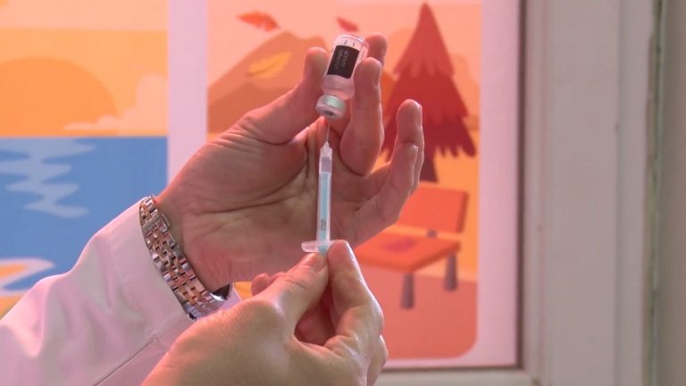 Ekspertët për rëndësinë e vaksinimit kundër kancerit të qafës së mitrës