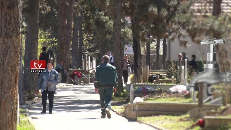 Varrezat e qytetit të Prizrenit pa ujë që dy vite, qytetarët e mllefosur kërkojnë zgjidhje