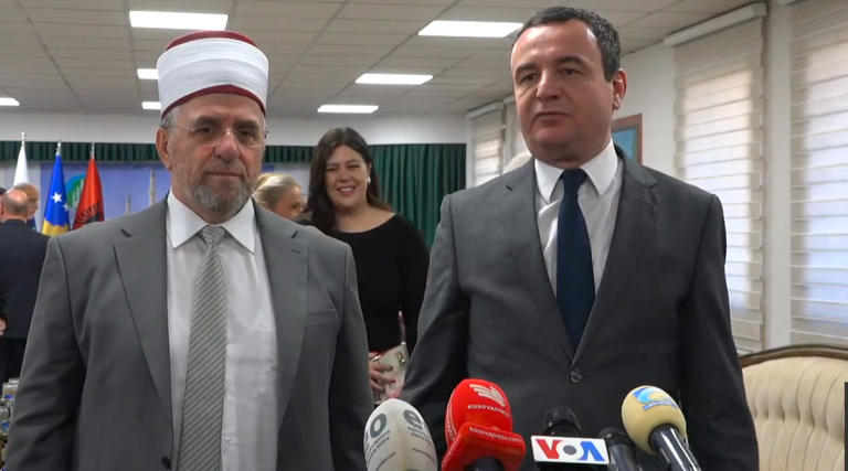 Kurti viziton BIK-un: Në këtë ditë të përkujtojmë 37 imamët që ranë dëshmorë në radhët e UÇK-së