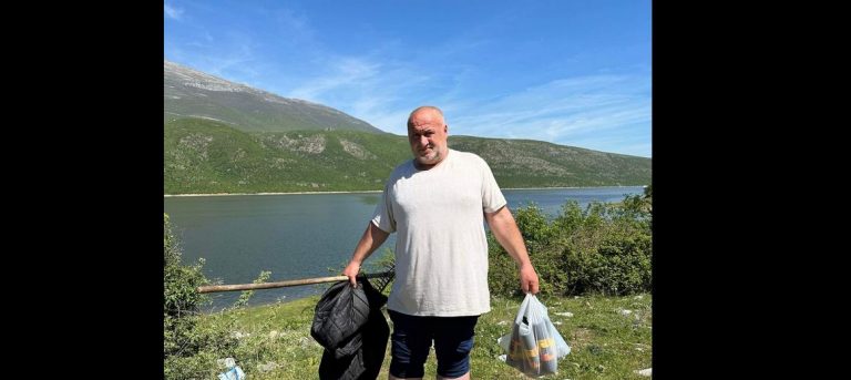 ”Mësim për gjeneratat e reja”, veterani i luftës, Gzim Berisha, pastron me vetë-iniciativë liqenin e Vërmicës