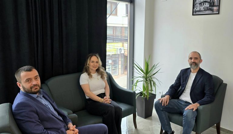 Abrashi dhe Rexhaj pritën anëtarësimin e Dr. Edona Sopaj në qendrën e LVV-së në Prizren