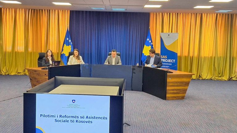 Kurti për skemën sociale: Heq diskriminimin dhe familjet e varfra mbështeten nga qeveria