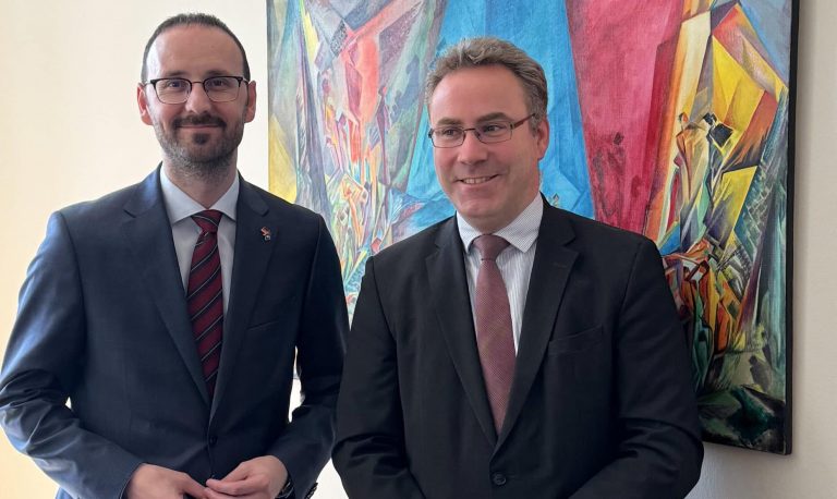 Ambasadori Ajeti: Një rrugë në Berlin do të marrë emrin e presidentit Ibrahim Rugova