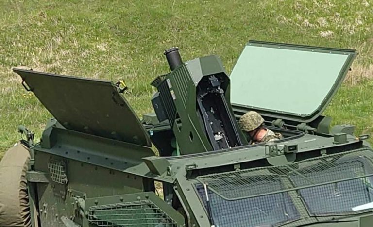 FSK stërvitet me artileri në poligonin ushtarak në Bizë të Shqipërisë