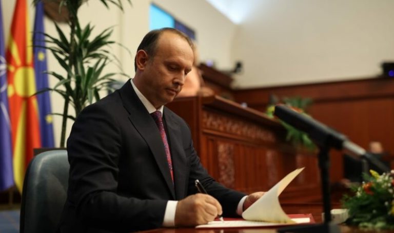 Me 76 vota “për” dhe 6 “kundër”, Afrim Gashi u zgjodh kryetari i ri i Kuvendit të Maqedonisë së Veriut