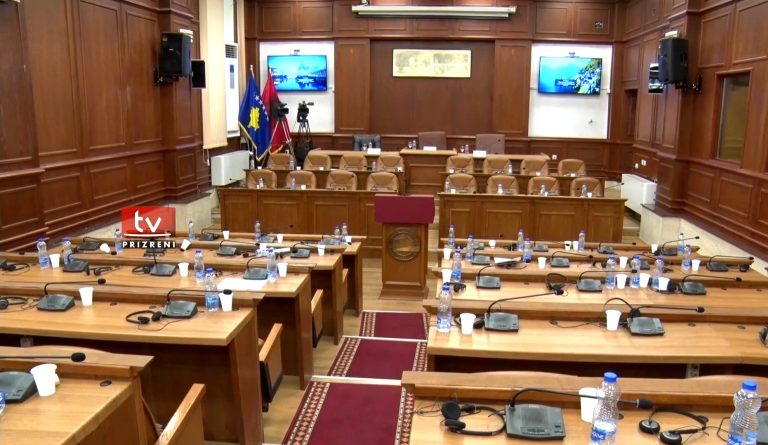 LDK në Prizren pas dështimit të seancës: Pushteti i Shaqir Totaj, i zhytur në luks duke keqpërdorur paranë publike