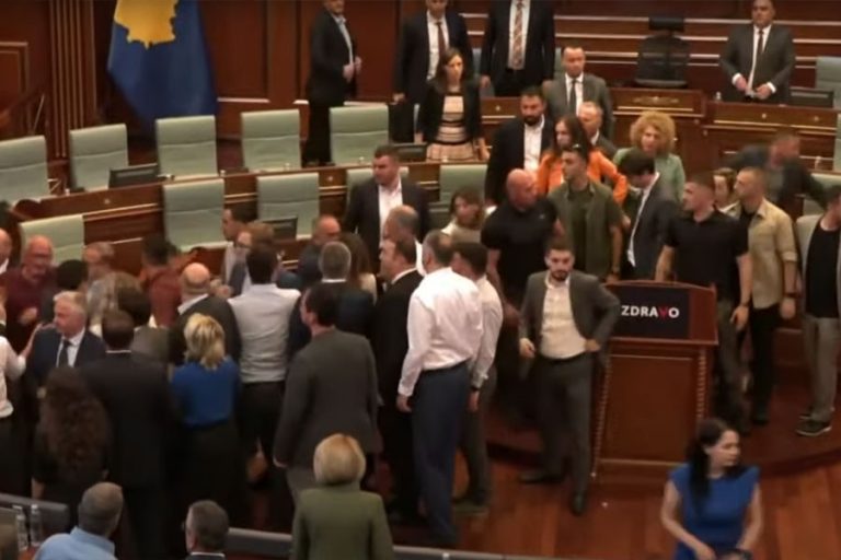 Propozohet që çështja e problemit në Kuvend të zgjidhet me ndërmjetësim