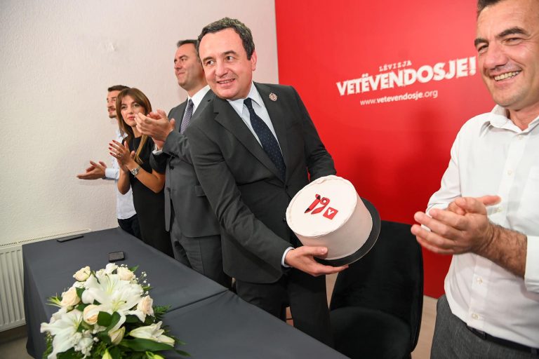 Kurti: Vetëvendosje mbushi 19 vjet, me përpjekje për të lënë gjurmë të thella në historinë e vendit